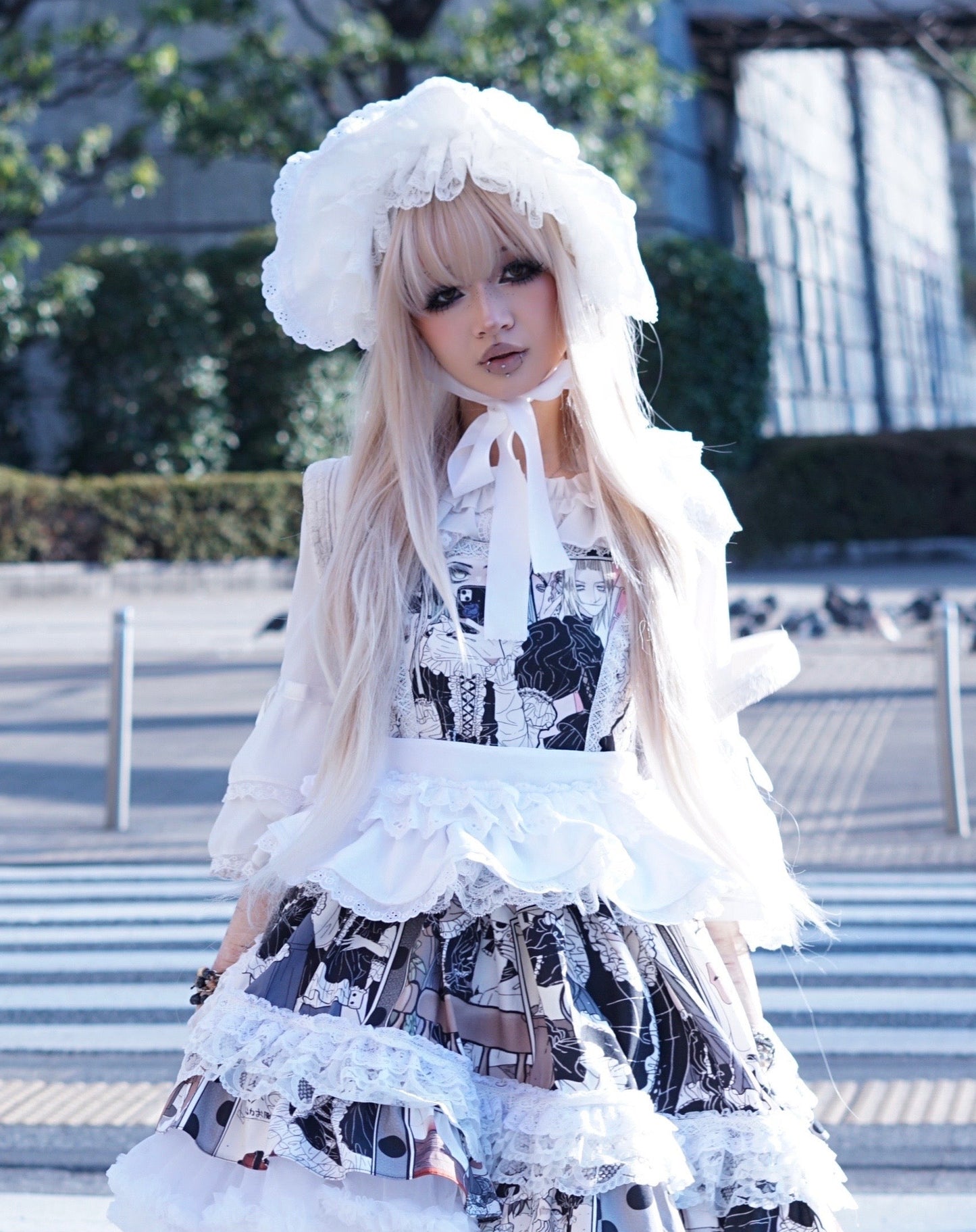 2 Way Whipped Cream Bonnet Apron